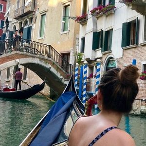 Meet your Posher, Julie